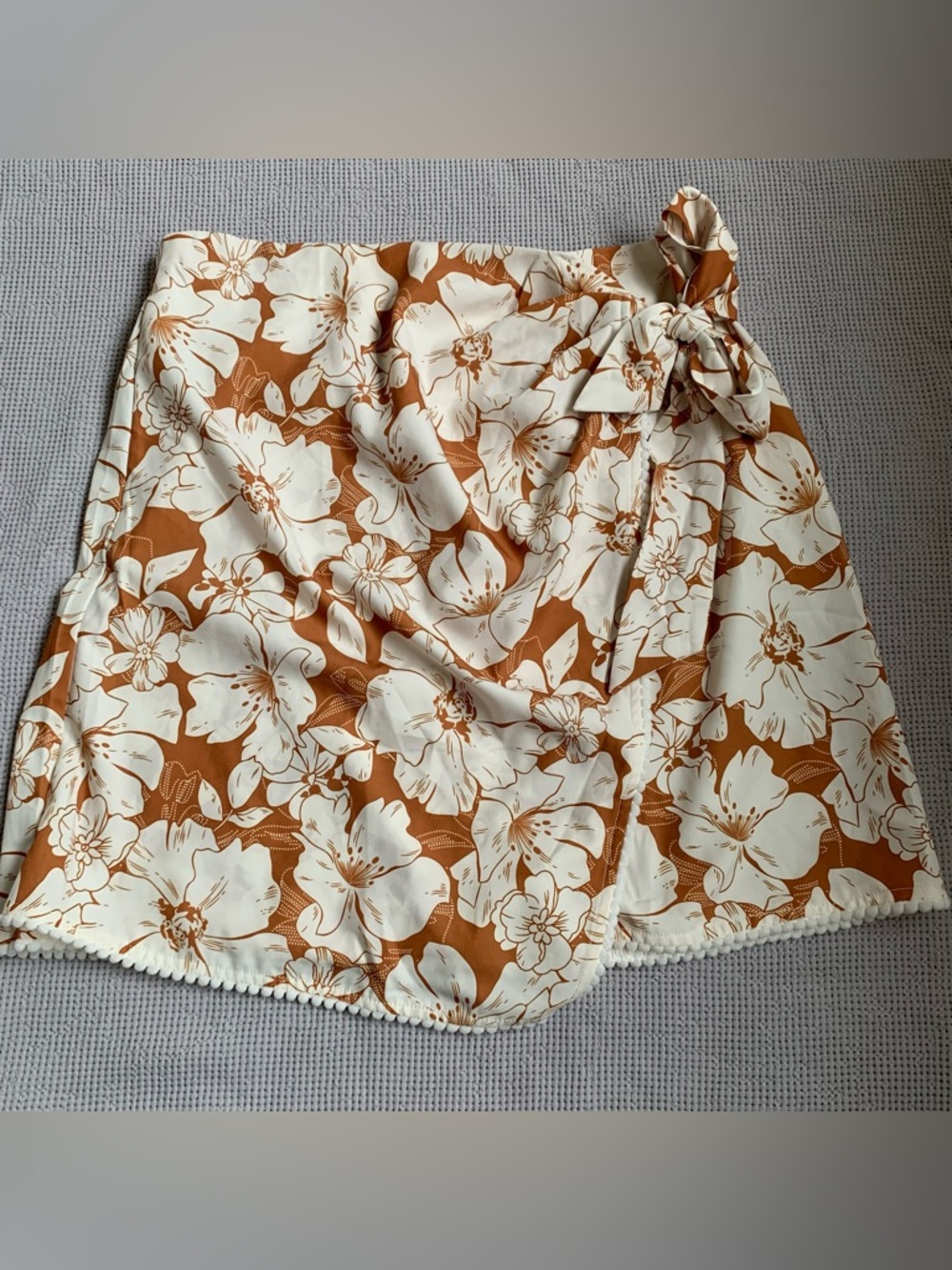 Kate Kasin Women's Large Floral Wrap Skirt Cream & Rust Feminine Summer Brunch